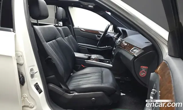 Mercedes-Benz E-Class 2015 3.5 автомат (гидро), миниатюра 11 Mercedes-Benz E-Class 2015 3.5 автомат (гидро), миниатюра 11