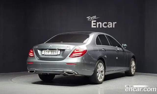 Mercedes-Benz E-Class 2017 2.0 автомат (гидро), миниатюра 2