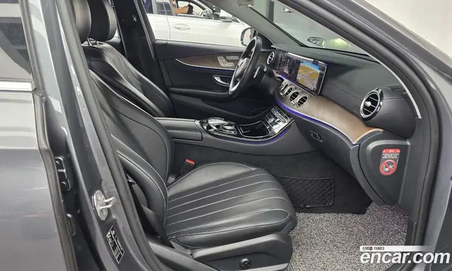 Mercedes-Benz E-Class 2017 2.0 автомат (гидро), миниатюра 11