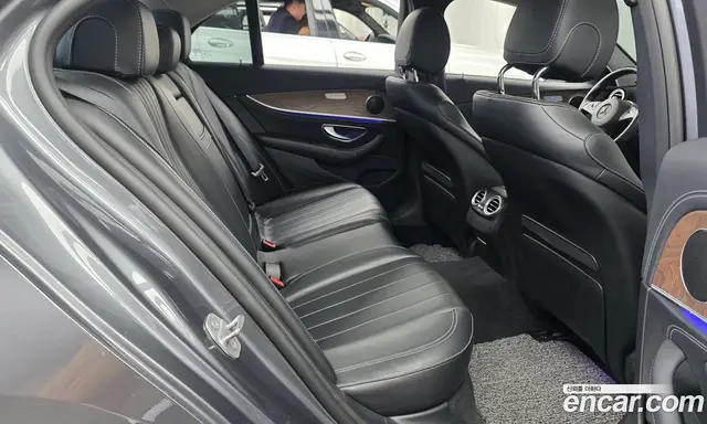 Mercedes-Benz E-Class 2017 2.0 автомат (гидро), миниатюра 12