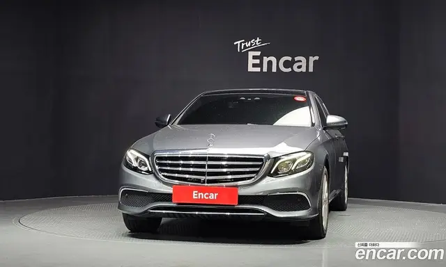 Mercedes-Benz E-Class 2017 2.0 автомат (гидро), миниатюра 3