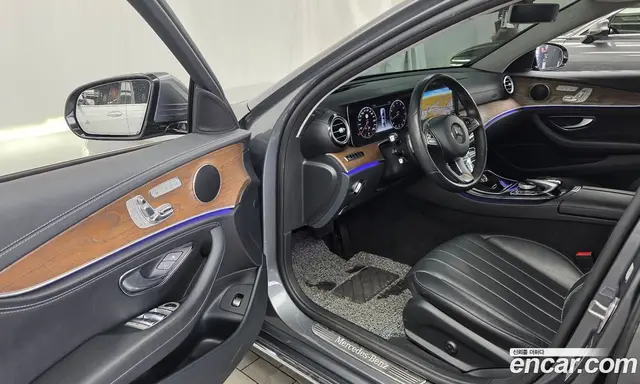 Mercedes-Benz E-Class 2017 2.0 автомат (гидро), миниатюра 10
