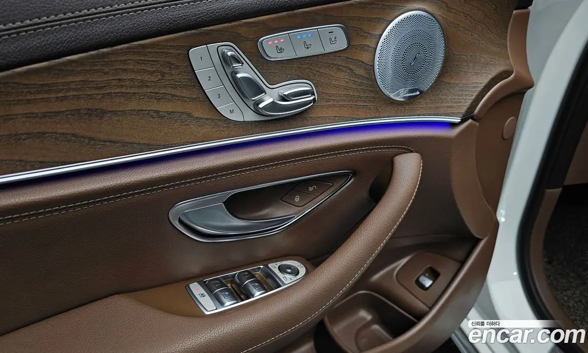 Mercedes-Benz E-Class 2018 2.0 автомат (гидро), фото 17 Mercedes-Benz E-Class 2018 2.0 автомат (гидро), фото 17
