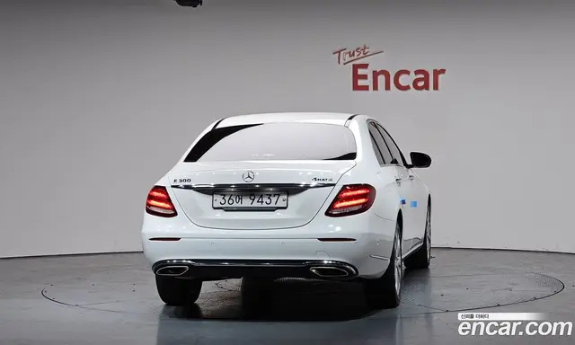 Mercedes-Benz E-Class 2018 2.0 автомат (гидро), миниатюра 4 Mercedes-Benz E-Class 2018 2.0 автомат (гидро), миниатюра 4