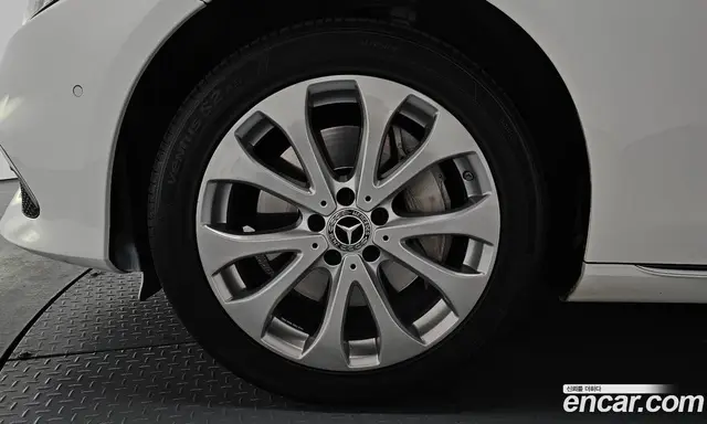Mercedes-Benz E-Class 2018 2.0 автомат (гидро), миниатюра 5 Mercedes-Benz E-Class 2018 2.0 автомат (гидро), миниатюра 5