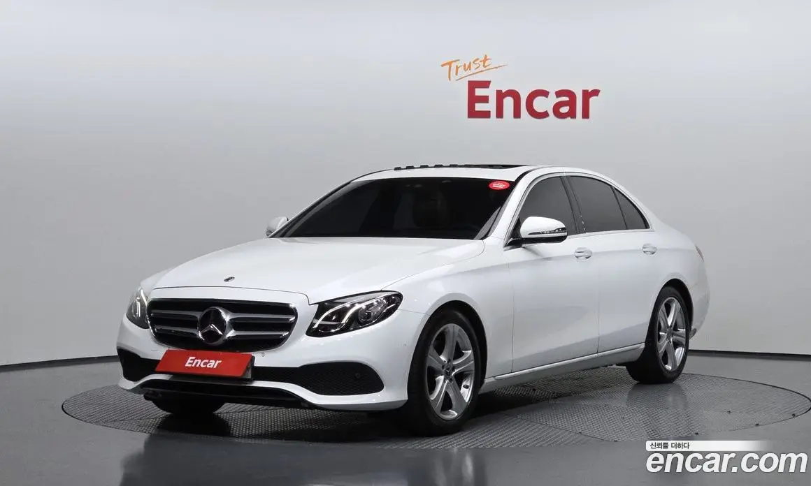 Mercedes-Benz E-Class 2018 2.0 автомат (гидро), фото 1 Mercedes-Benz E-Class 2018 2.0 автомат (гидро), фото 1