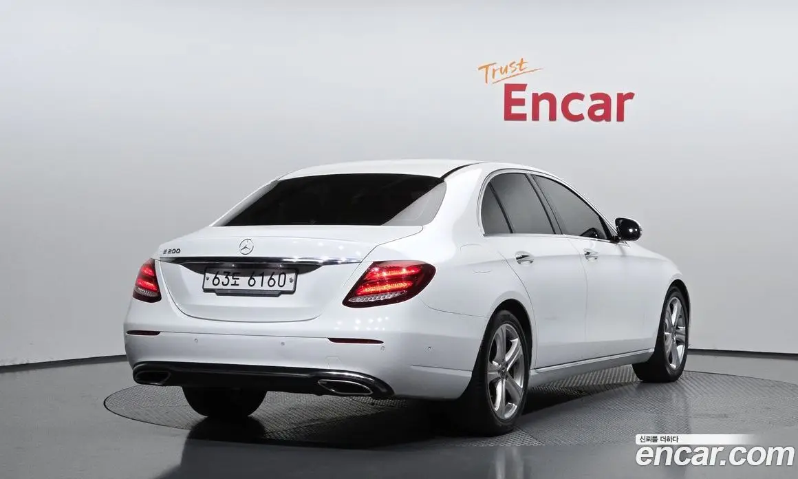 Mercedes-Benz E-Class 2018 2.0 автомат (гидро), фото 2 Mercedes-Benz E-Class 2018 2.0 автомат (гидро), фото 2