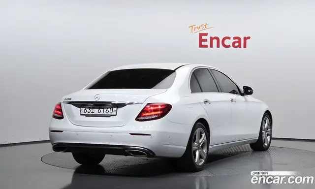 Mercedes-Benz E-Class 2018 2.0 автомат (гидро), миниатюра 2 Mercedes-Benz E-Class 2018 2.0 автомат (гидро), миниатюра 2