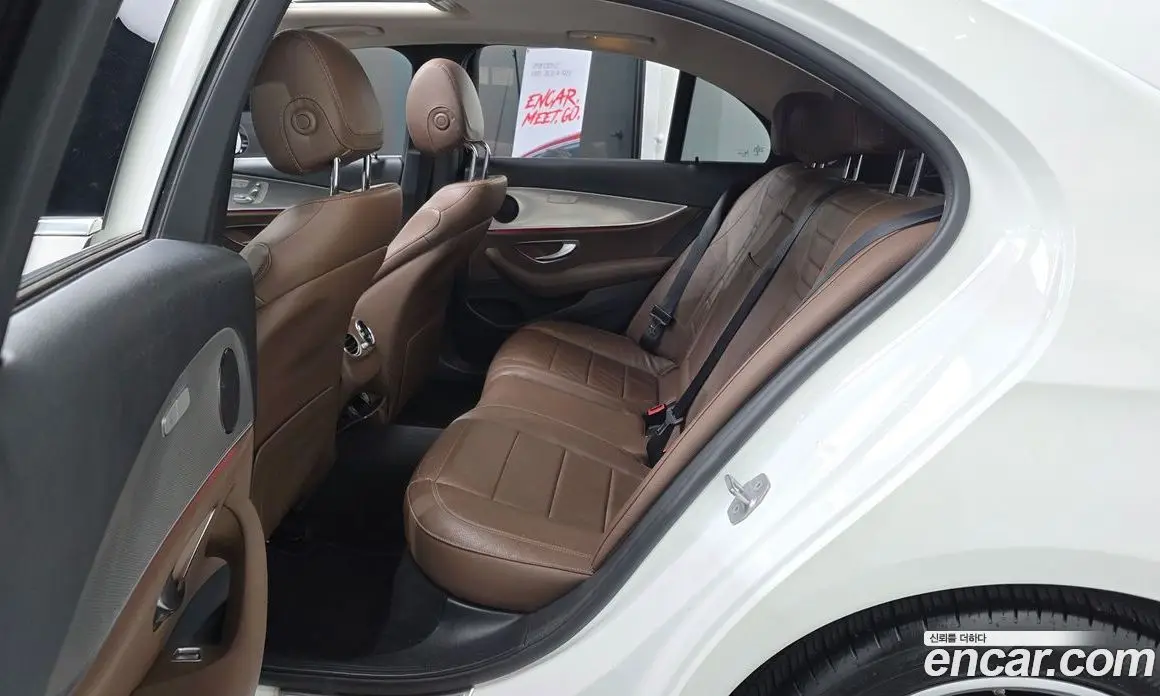 Mercedes-Benz E-Class 2018 2.0 автомат (гидро), фото 12 Mercedes-Benz E-Class 2018 2.0 автомат (гидро), фото 12