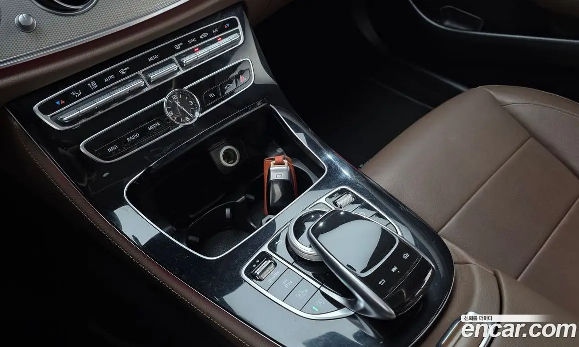 Mercedes-Benz E-Class 2018 2.0 автомат (гидро), фото 17 Mercedes-Benz E-Class 2018 2.0 автомат (гидро), фото 17