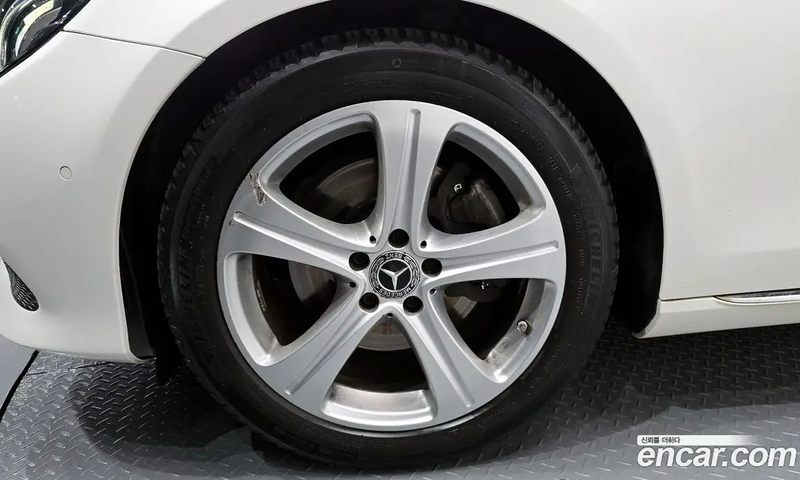 Mercedes-Benz E-Class 2018 2.0 автомат (гидро), фото 5 Mercedes-Benz E-Class 2018 2.0 автомат (гидро), фото 5
