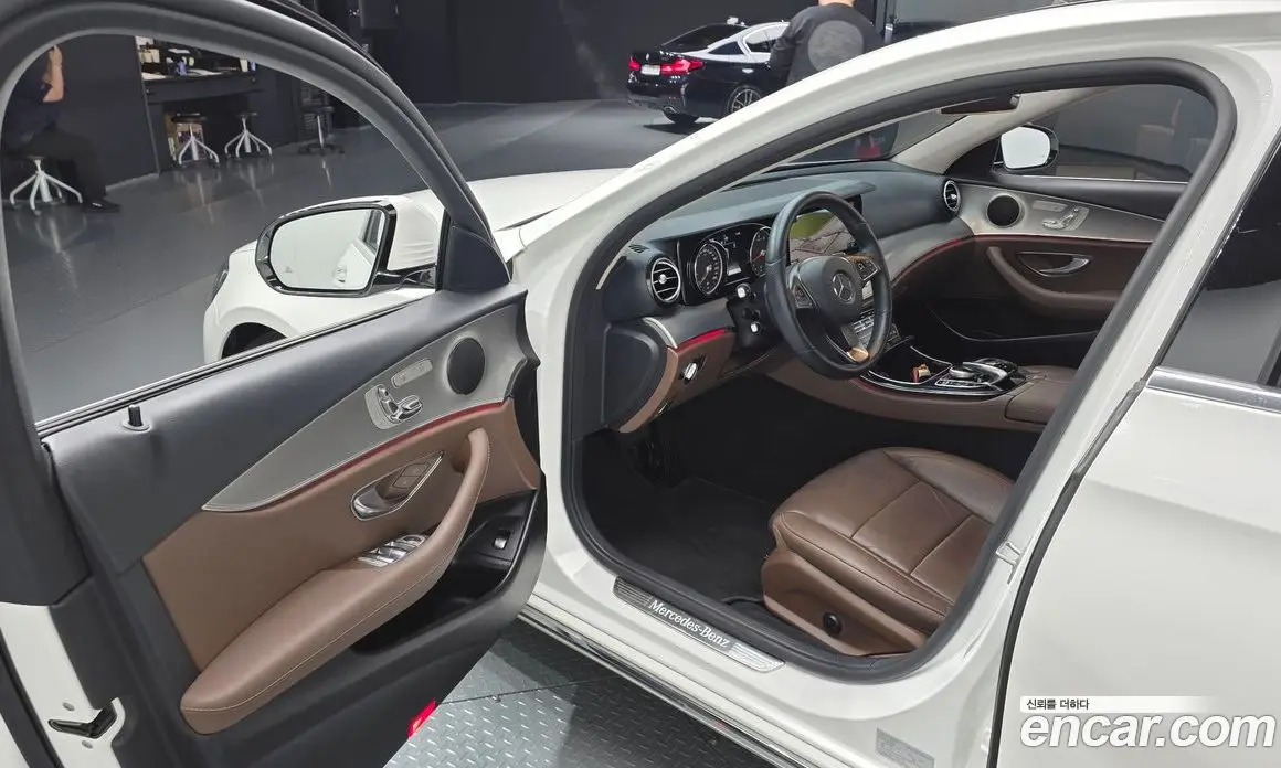 Mercedes-Benz E-Class 2018 2.0 автомат (гидро), фото 10 Mercedes-Benz E-Class 2018 2.0 автомат (гидро), фото 10