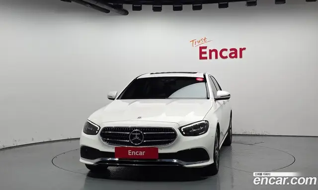 Mercedes-Benz E-Class 2021 2.0 автомат (гидро), миниатюра 3