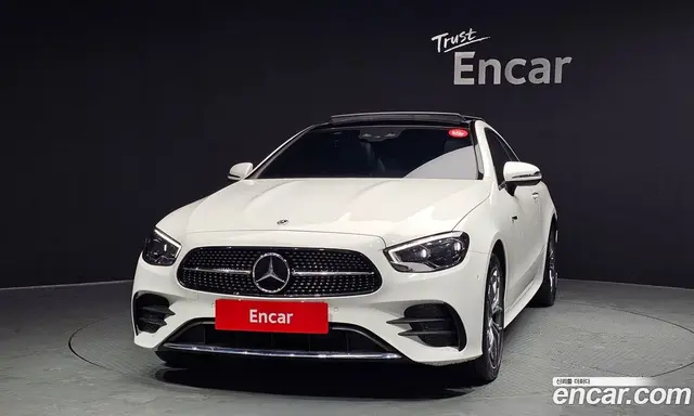 Mercedes-Benz E-Class 2022 2.0 автомат (гидро), миниатюра 3
