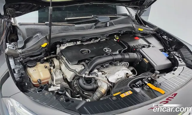 Mercedes-Benz GLA-Class 2020 2.0 автомат (гидро), миниатюра 6 Mercedes-Benz GLA-Class 2020 2.0 автомат (гидро), миниатюра 6