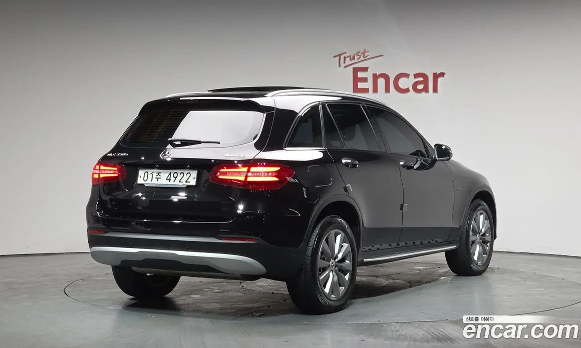 Mercedes-Benz GLC-Class 2018 2.0 автомат (гидро), фото 1 Mercedes-Benz GLC-Class 2018 2.0 автомат (гидро), фото 1
