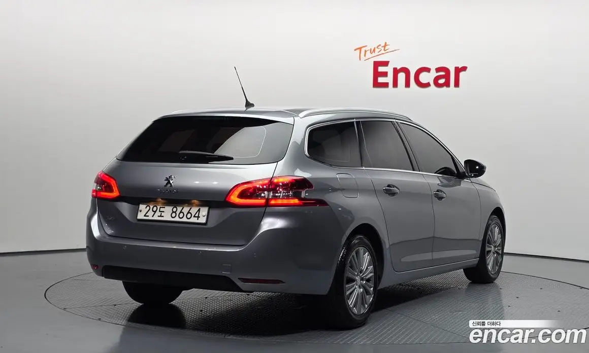 Peugeot 308 2018 1.6 автомат (гидро), фото 2 Peugeot 308 2018 1.6 автомат (гидро), фото 2