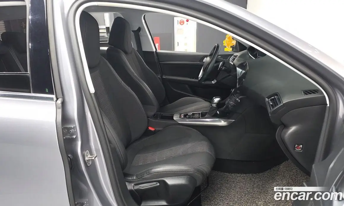 Peugeot 308 2018 1.6 автомат (гидро), фото 11 Peugeot 308 2018 1.6 автомат (гидро), фото 11