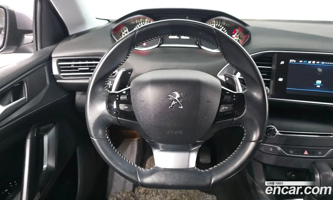 Peugeot 308 2018 1.6 автомат (гидро), фото 13 Peugeot 308 2018 1.6 автомат (гидро), фото 13