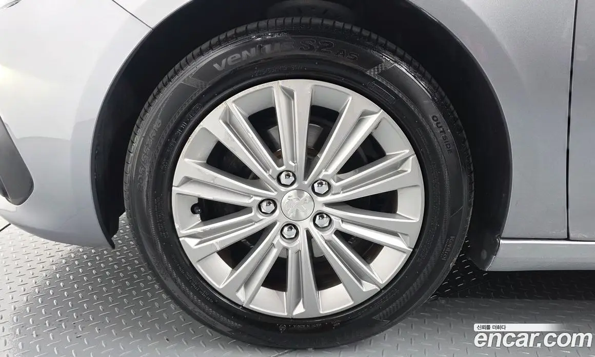 Peugeot 308 2018 1.6 автомат (гидро), фото 5 Peugeot 308 2018 1.6 автомат (гидро), фото 5