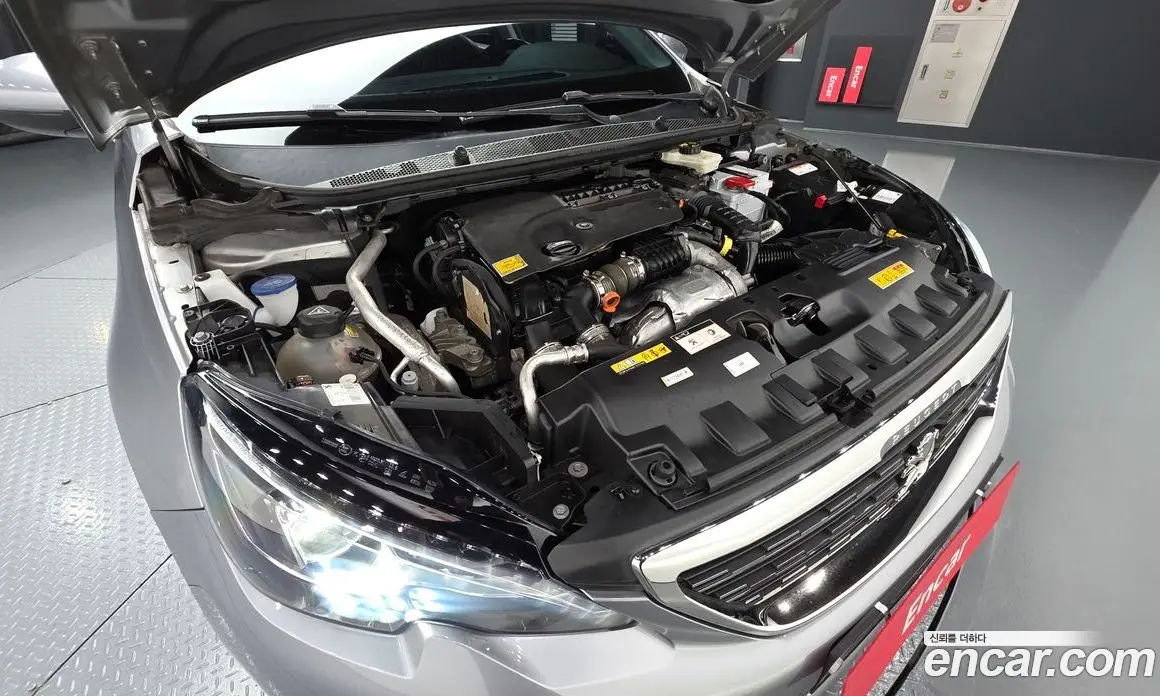 Peugeot 308 2018 1.6 автомат (гидро), фото 6 Peugeot 308 2018 1.6 автомат (гидро), фото 6
