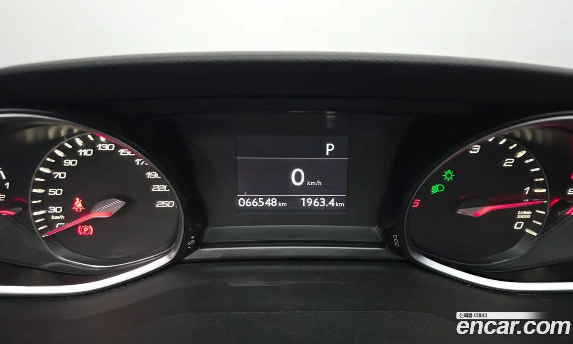 Peugeot 308 2018 1.6 автомат (гидро), фото 8 Peugeot 308 2018 1.6 автомат (гидро), фото 8