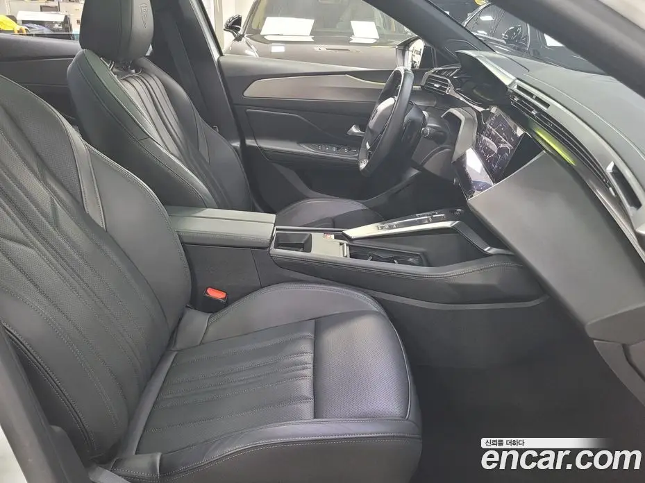 Peugeot 408 2023 1.2 автомат (гидро), фото 15 Peugeot 408 2023 1.2 автомат (гидро), фото 15