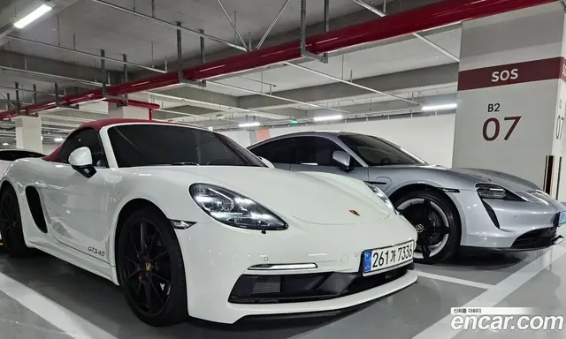 Porsche 718, 2021, 27 000 км Porsche 718, 2021, 27 000 км