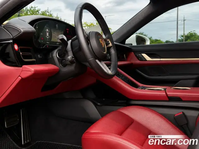 Porsche Taycan 2023 автомат (гидро), миниатюра 11