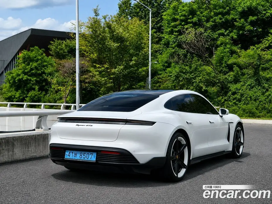 Porsche Taycan 2023 автомат (гидро), фото 4