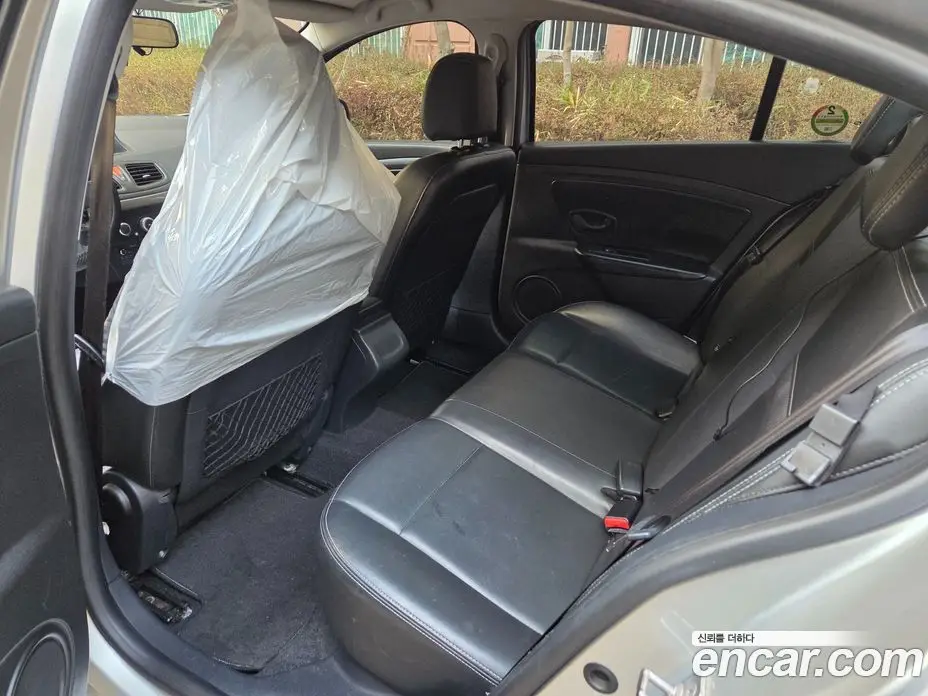 Renault (Samsung) SM3 2015 1.6 автомат (гидро), фото 10 Renault (Samsung) SM3 2015 1.6 автомат (гидро), фото 10