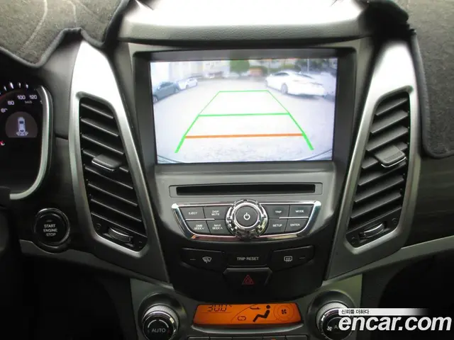 SsangYong Korando 2014 2.0 автомат (гидро), миниатюра 12
