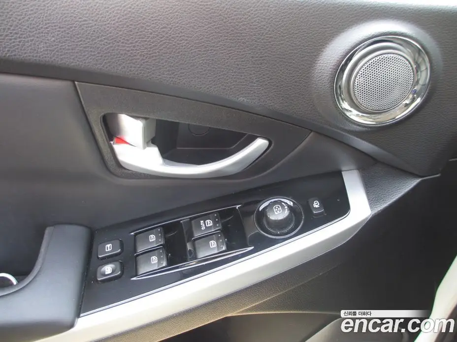 SsangYong Korando 2014 2.0 автомат (гидро), фото 17