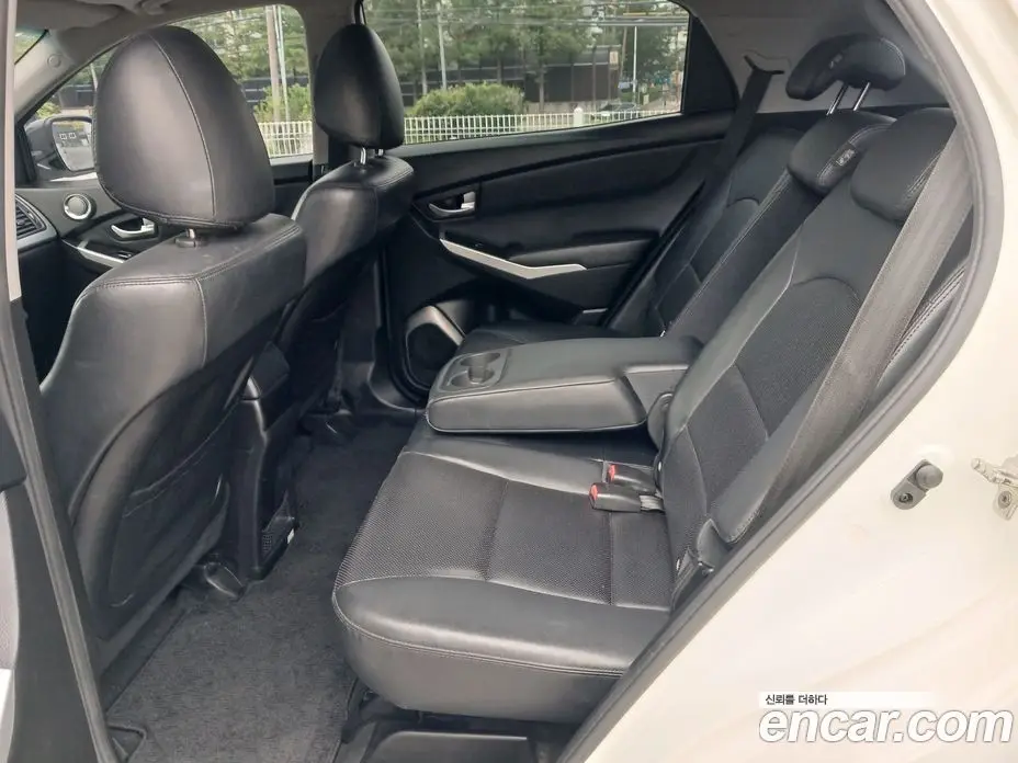 SsangYong Korando 2015 2.2 автомат (гидро), фото 16