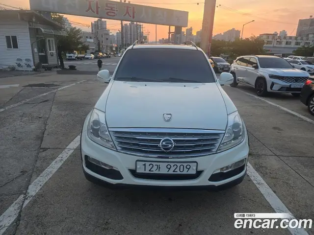 SsangYong Rexton 2014 2.0 автомат (гидро), миниатюра 3