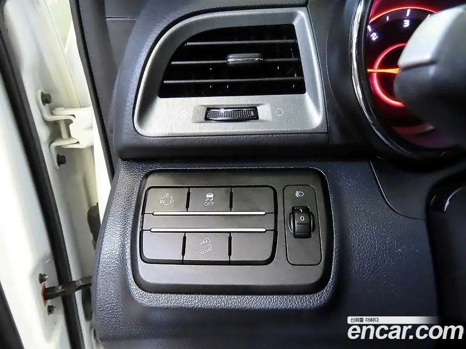 SsangYong TIBOLI 2018 1.6 автомат (гидро), фото 17