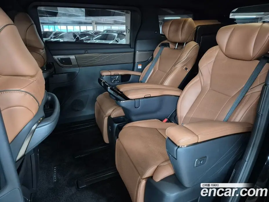 Toyota Alphard 2023 2.5 автомат (гидро), фото 18