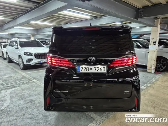 Toyota Alphard 2023 2.5 автомат (гидро), миниатюра 4