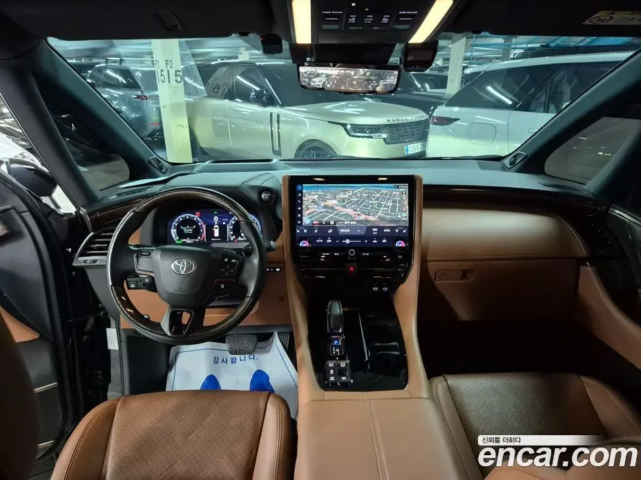 Toyota Alphard 2023 2.5 автомат (гидро), фото 7
