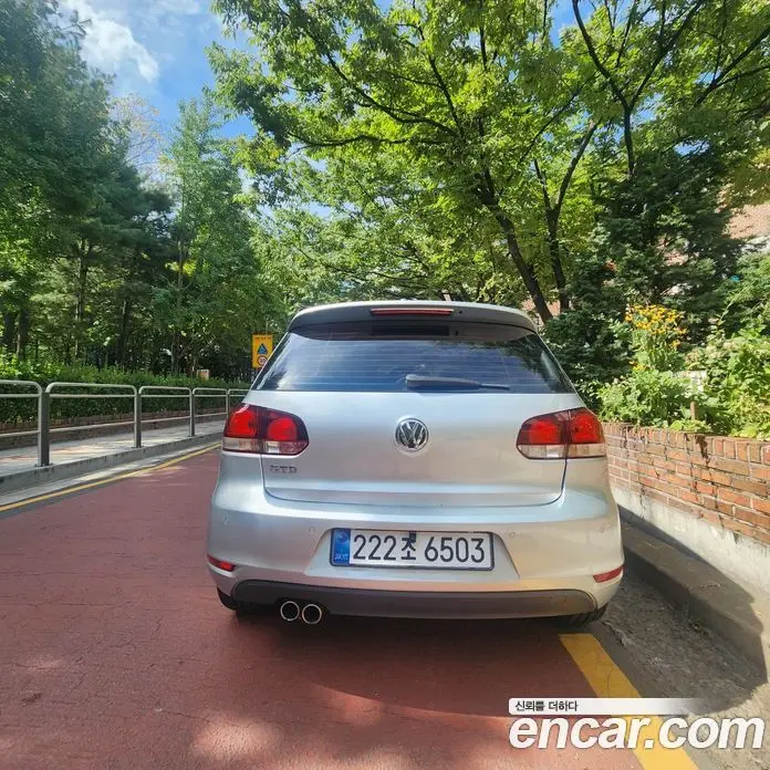 Volkswagen Golf 2010 2.0 автомат (гидро), фото 16