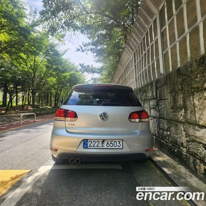 Volkswagen Golf 2010 2.0 автомат (гидро), фото 3