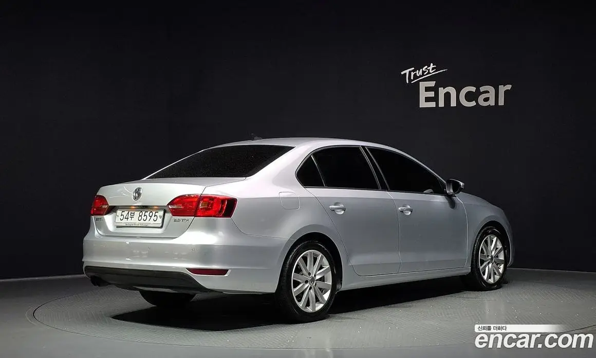 Volkswagen Jetta 2013 2.0 автомат (гидро), фото 2 Volkswagen Jetta 2013 2.0 автомат (гидро), фото 2