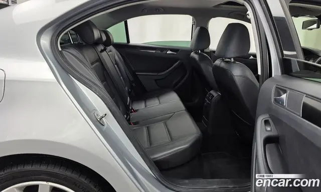 Volkswagen Jetta 2013 2.0 автомат (гидро), миниатюра 12
