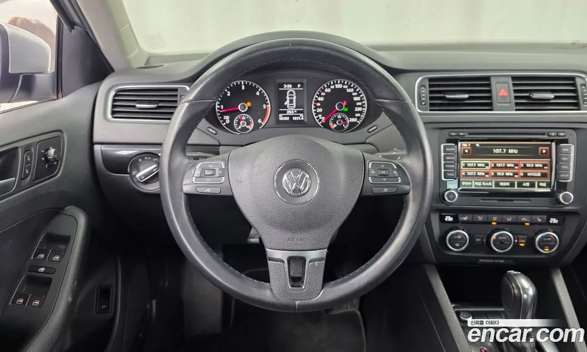 Volkswagen Jetta 2013 2.0 автомат (гидро), фото 13 Volkswagen Jetta 2013 2.0 автомат (гидро), фото 13