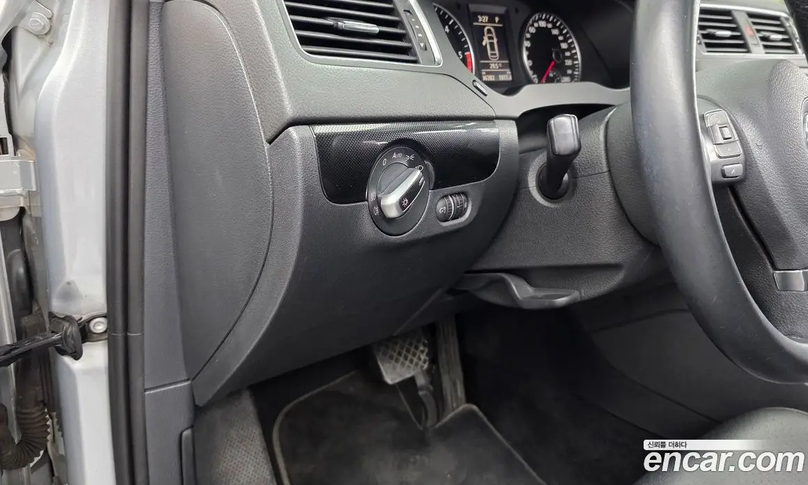 Volkswagen Jetta 2013 2.0 автомат (гидро), фото 17 Volkswagen Jetta 2013 2.0 автомат (гидро), фото 17