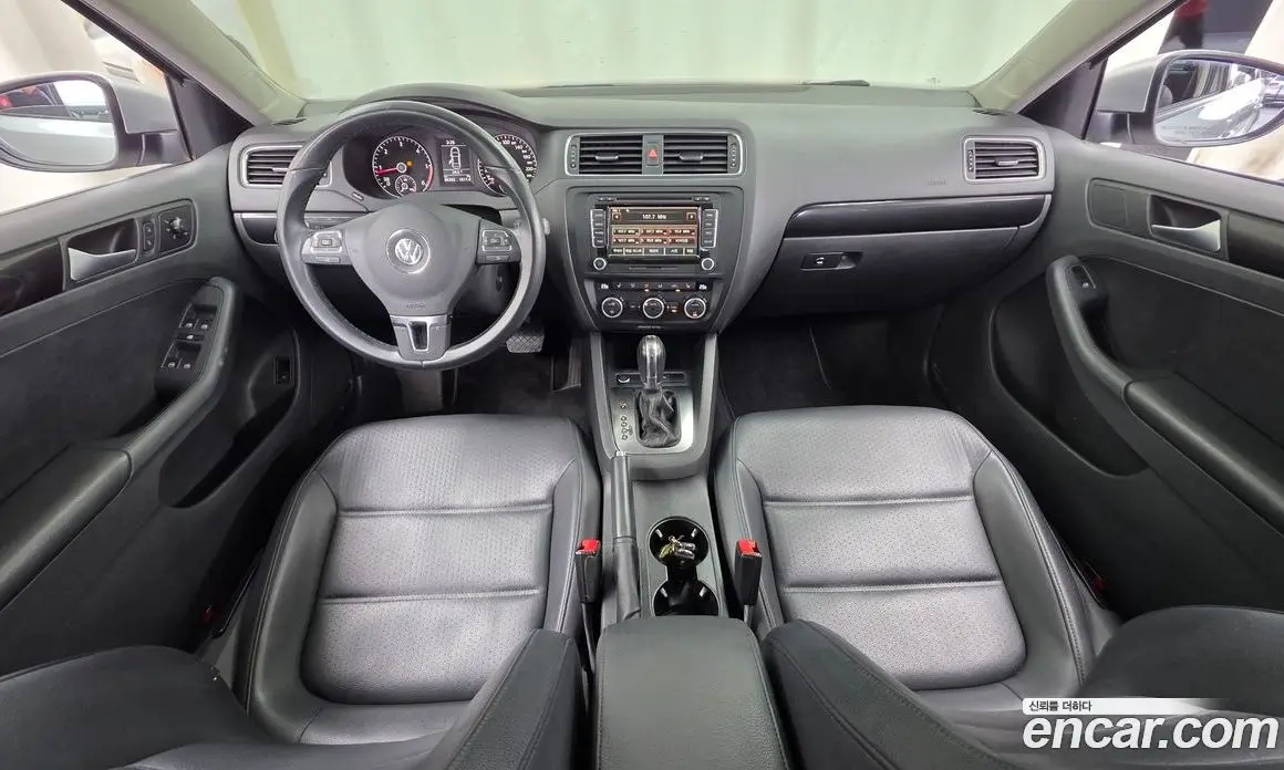 Volkswagen Jetta 2013 2.0 автомат (гидро), фото 7 Volkswagen Jetta 2013 2.0 автомат (гидро), фото 7