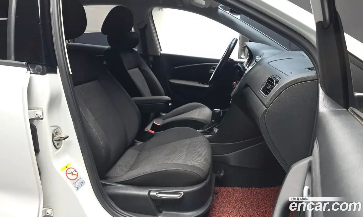 Volkswagen Polo 2015 1.4 автомат (гидро), фото 11