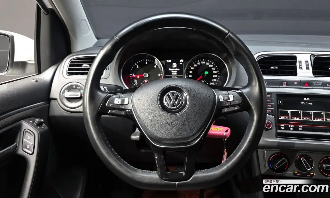Volkswagen Polo 2015 1.4 автомат (гидро), фото 13