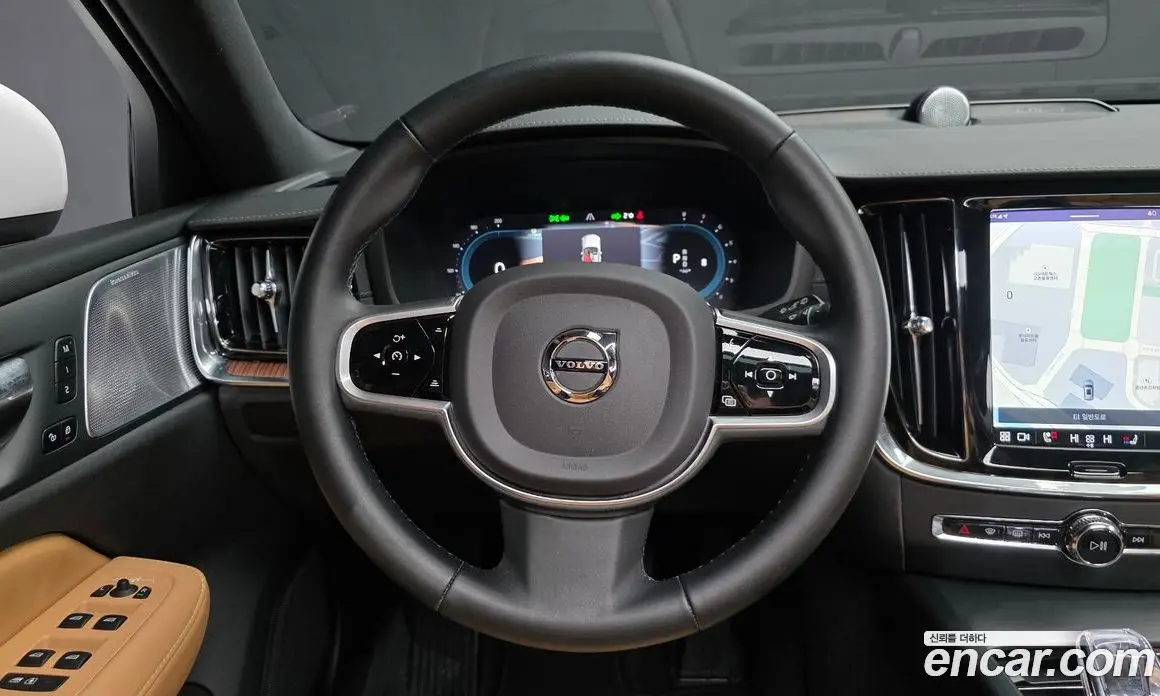 Volvo V60 2022 2.0 автомат (гидро), фото 13