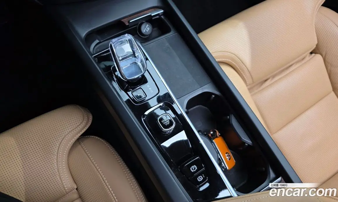 Volvo V60 2022 2.0 автомат (гидро), фото 9